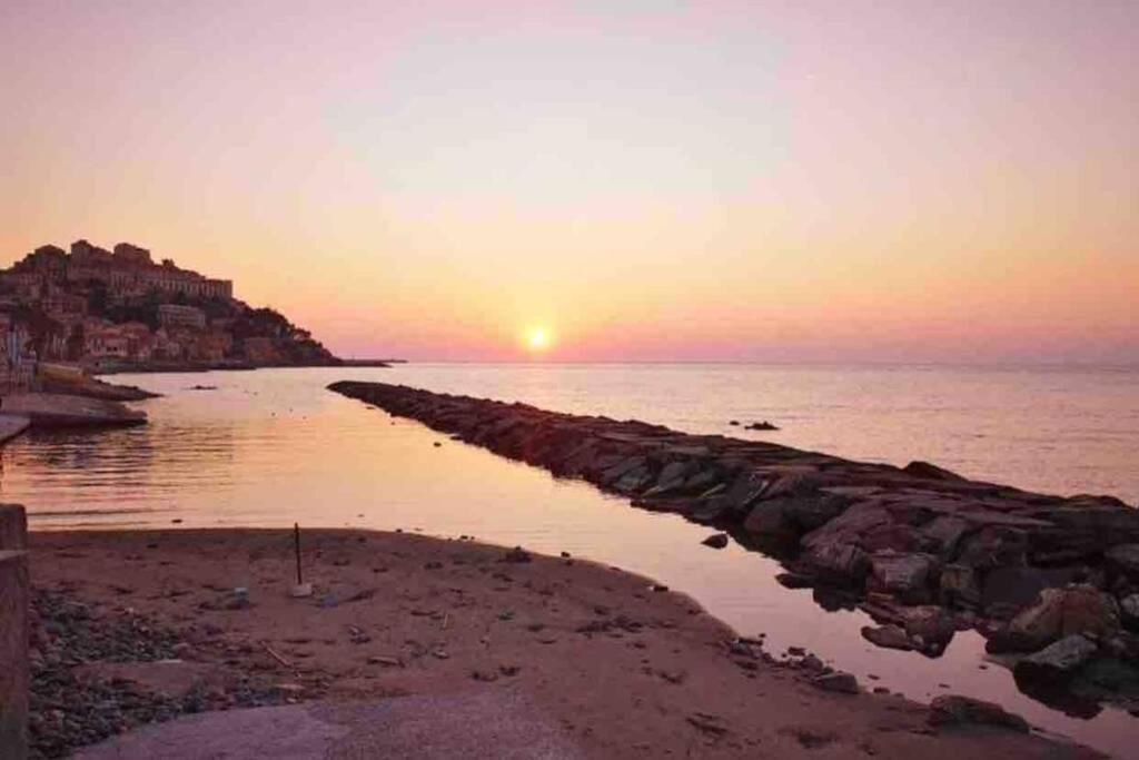 Appartamento Sul Mare Alla Foce Imperia Eksteriør bilde