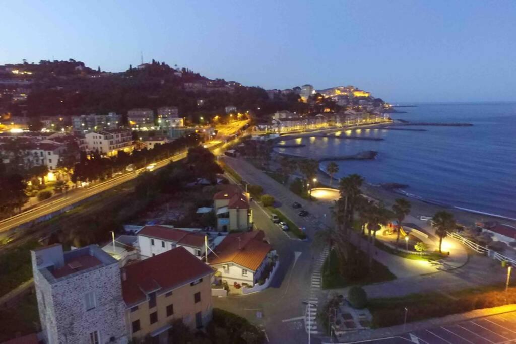 Appartamento Sul Mare Alla Foce Imperia Eksteriør bilde